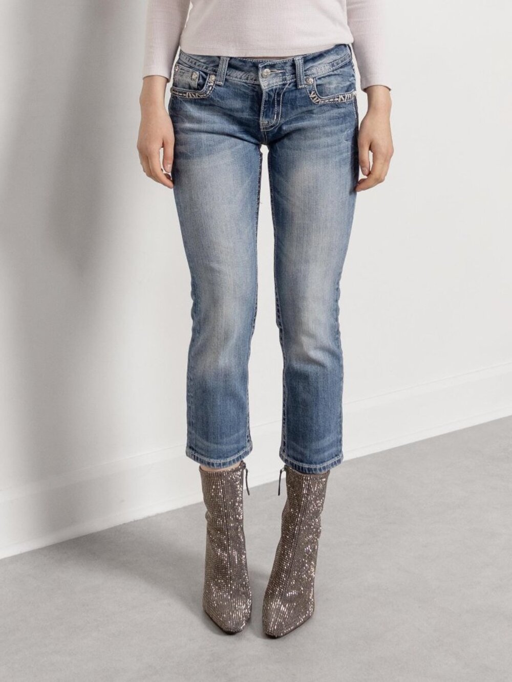 Y2K Miss Me Capri Jeans, Low Rise Sequin Embellished / 27